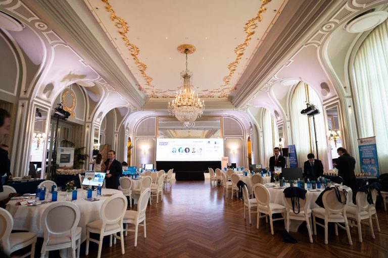 Alquiler de pantalla gigante para retransmisión de eventos deportivo